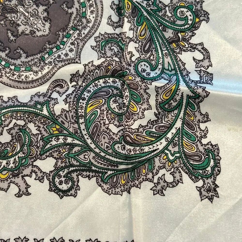 Scarf - Picture 4 of 5